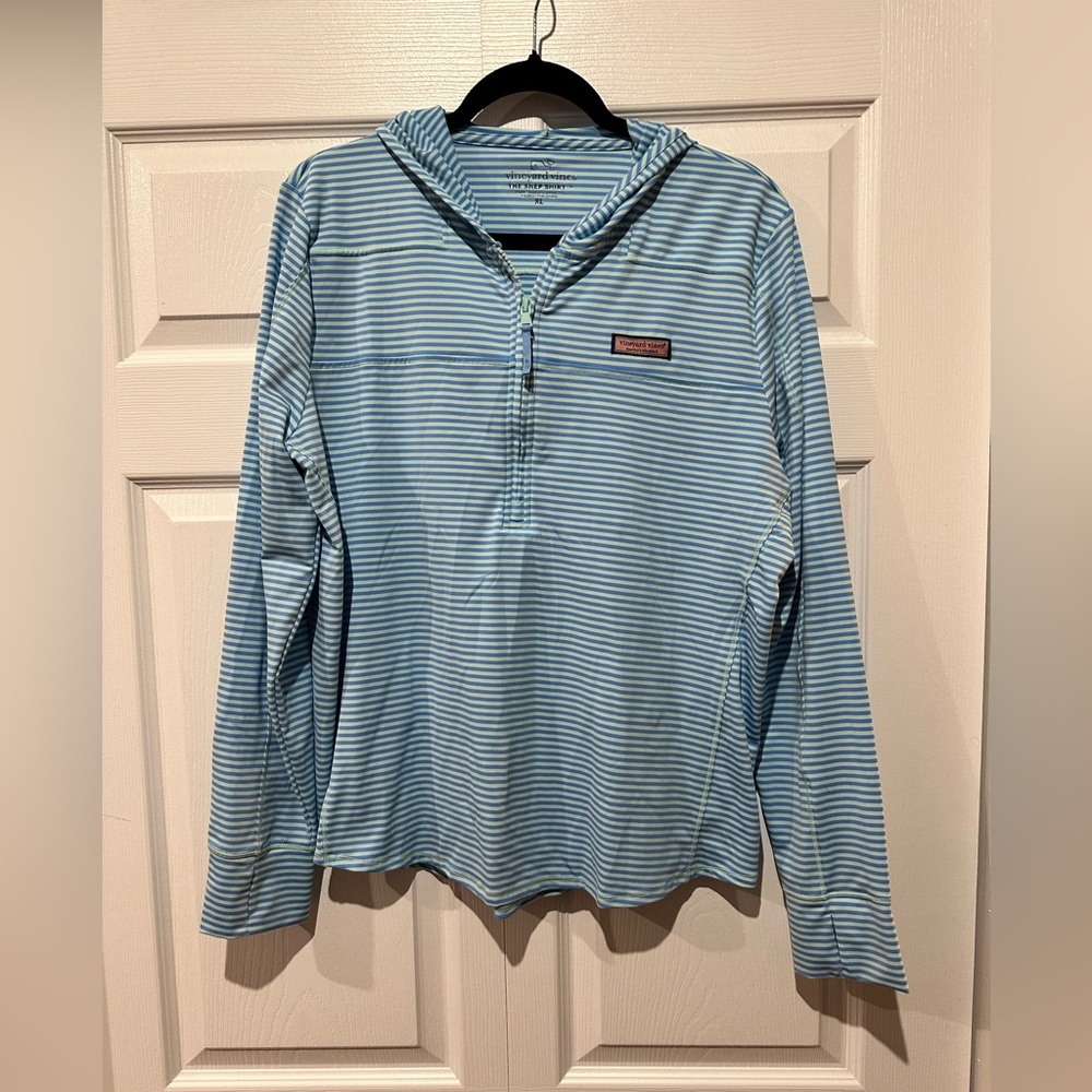 Vineyard Vines Hooded Sankaty Shep Shirt, blue/aqua striped, size XL, like new